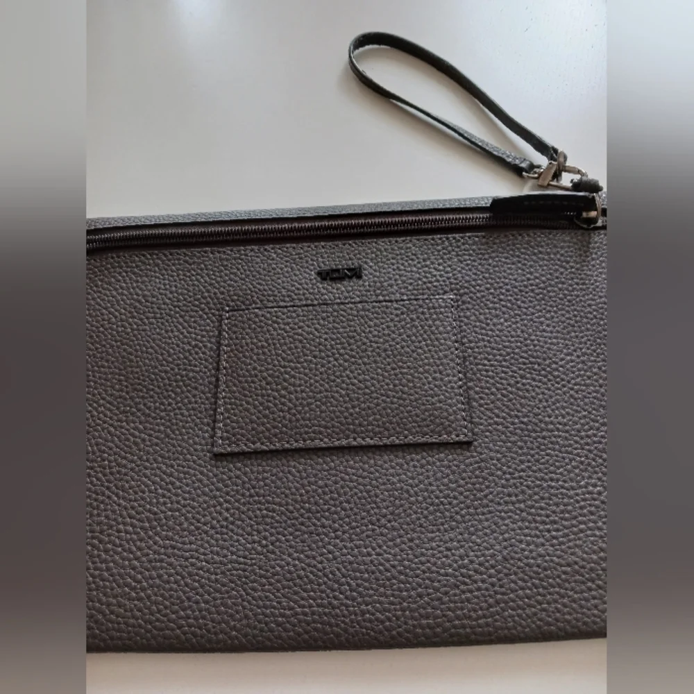TUMI gray leather wristlet 11" x 7.5" - Picture 8 of 10